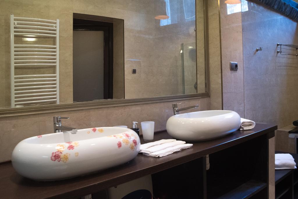 Apartament Inviting Flat In The Heart Of Town *
